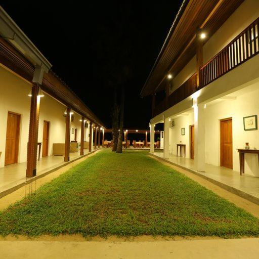 Kayjay Palms Hotel Passikudah Exterior foto